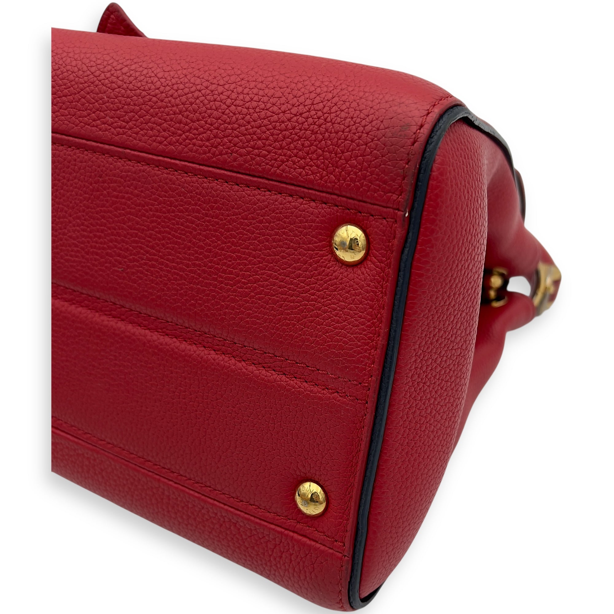 Double V Top Handle Bag Red in Calfskin, Gold hardware - Image 4