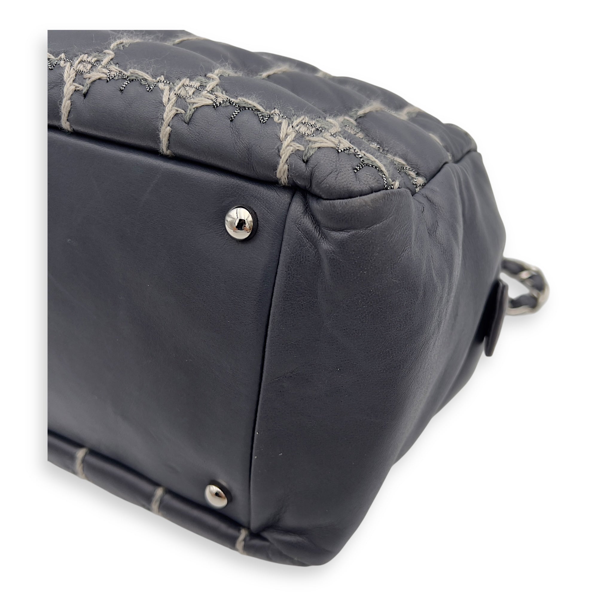 Double Stitch Bubble Grey Shoulder Bag in Tweed and Lambskin, Silver hardware - Image 12