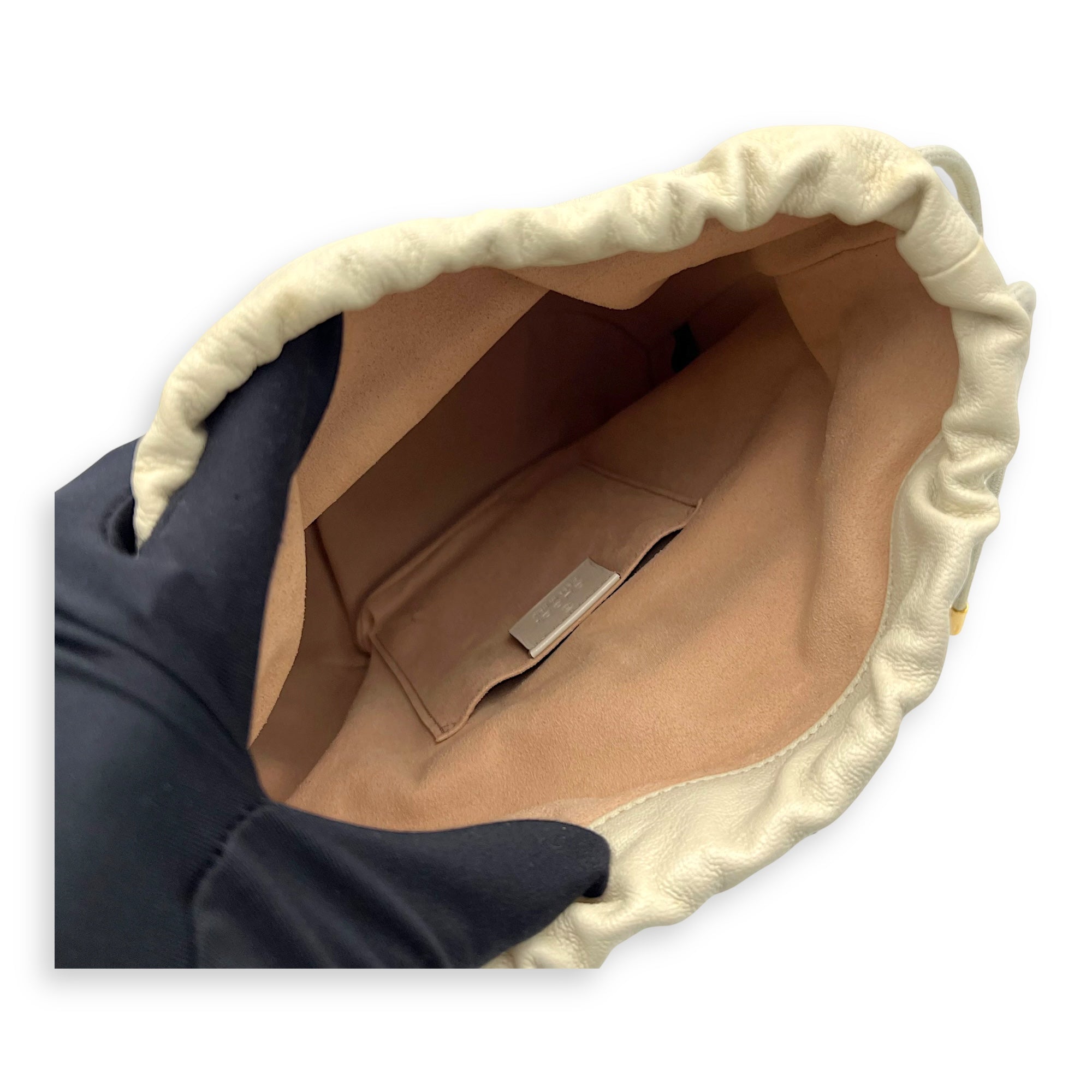 Horsebit 1955 White Bucket Bag in Calfskin, Gold hardware - Image 10