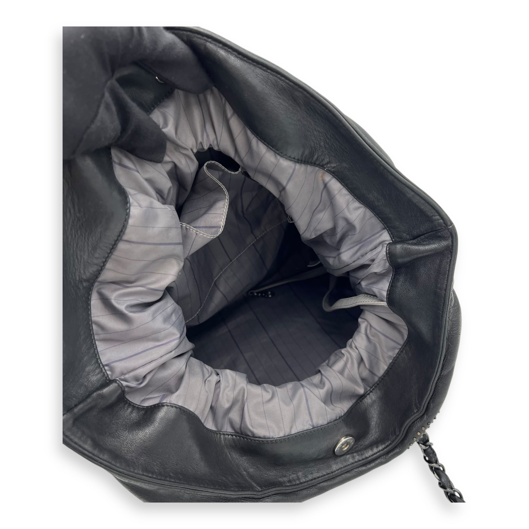 CC Black Shoulder Bag in Lambskin, Silver hardware - Image 11