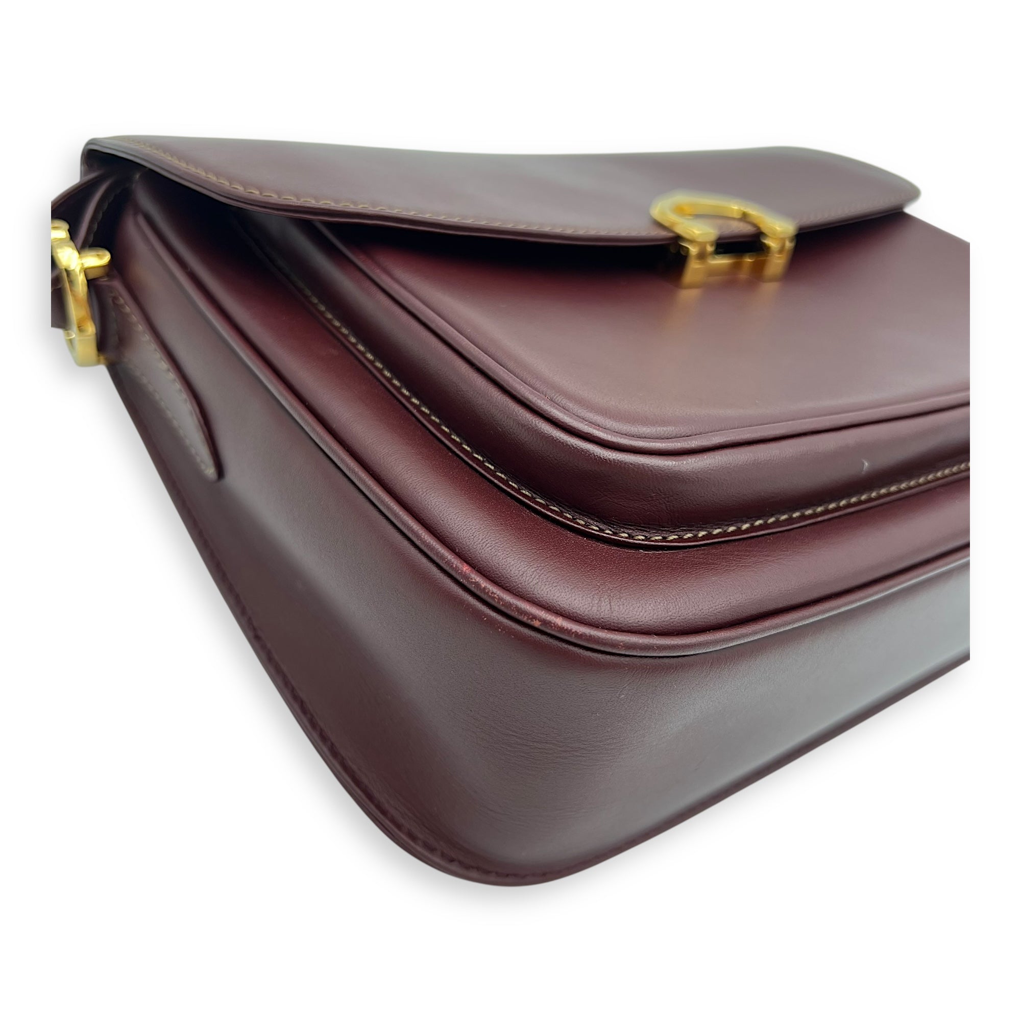 Vintage Red Shoulder Bag in Calfskin, Gold hardware - Image 12